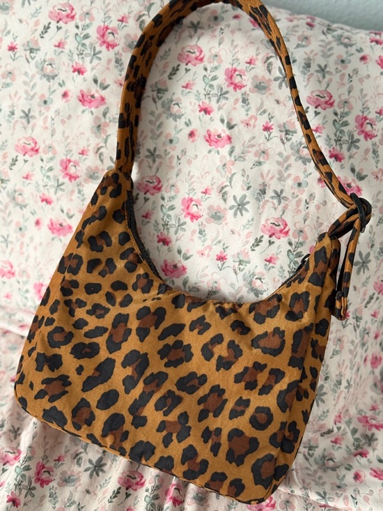 BAGGU Leopard Print Shoulder Bag in Brown and Black